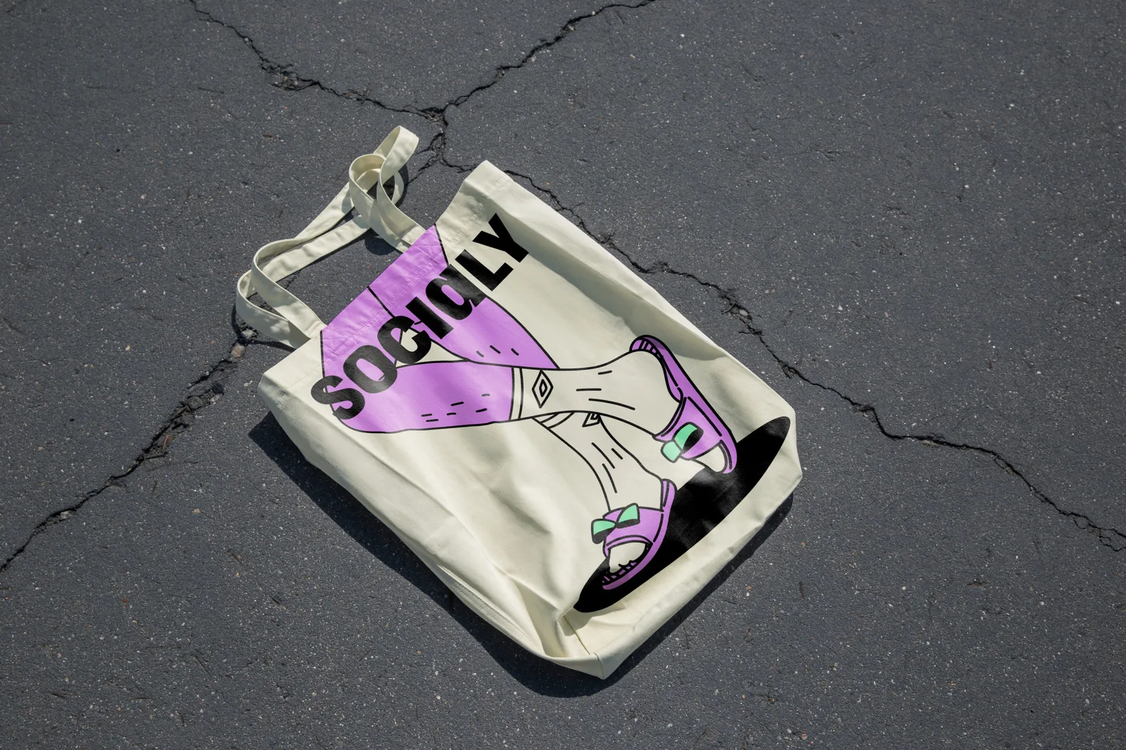 Socialy brand identity design by Studio Bingo (3)